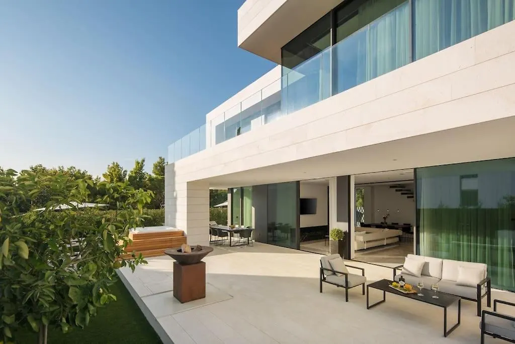 Exclusive Villa Calma II - Heated Pool, Sea View Starigrad Paklenica